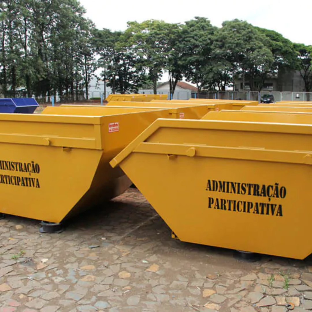 Caçamba de 4m³ amarela